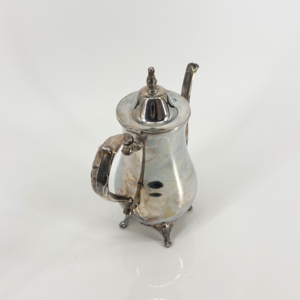 Oneida Silver Plated Coffee Pot Vintage Footed Tea Server with Hinged Lid - Picture 2 of 6